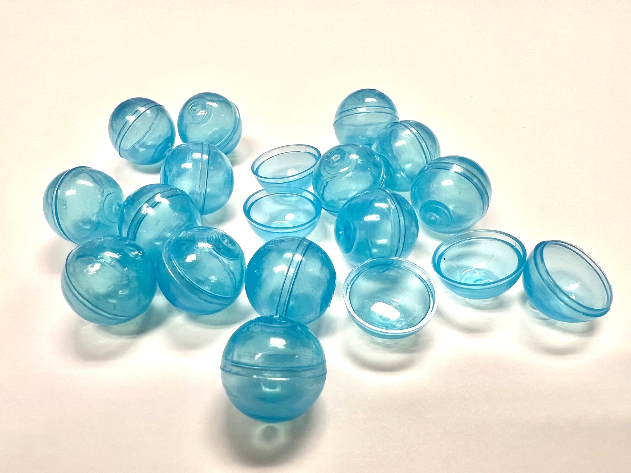 Blue 15mm Empty Capsules for Gumball Machines – Mini Toy Vending Capsules, 50-Pack